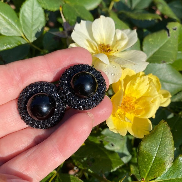 VTG ST. JOHN Round Black Rhinestone Button Stone EARRINGS - Picture 1 of 9